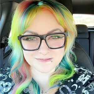 Meet your Posher, Meagan